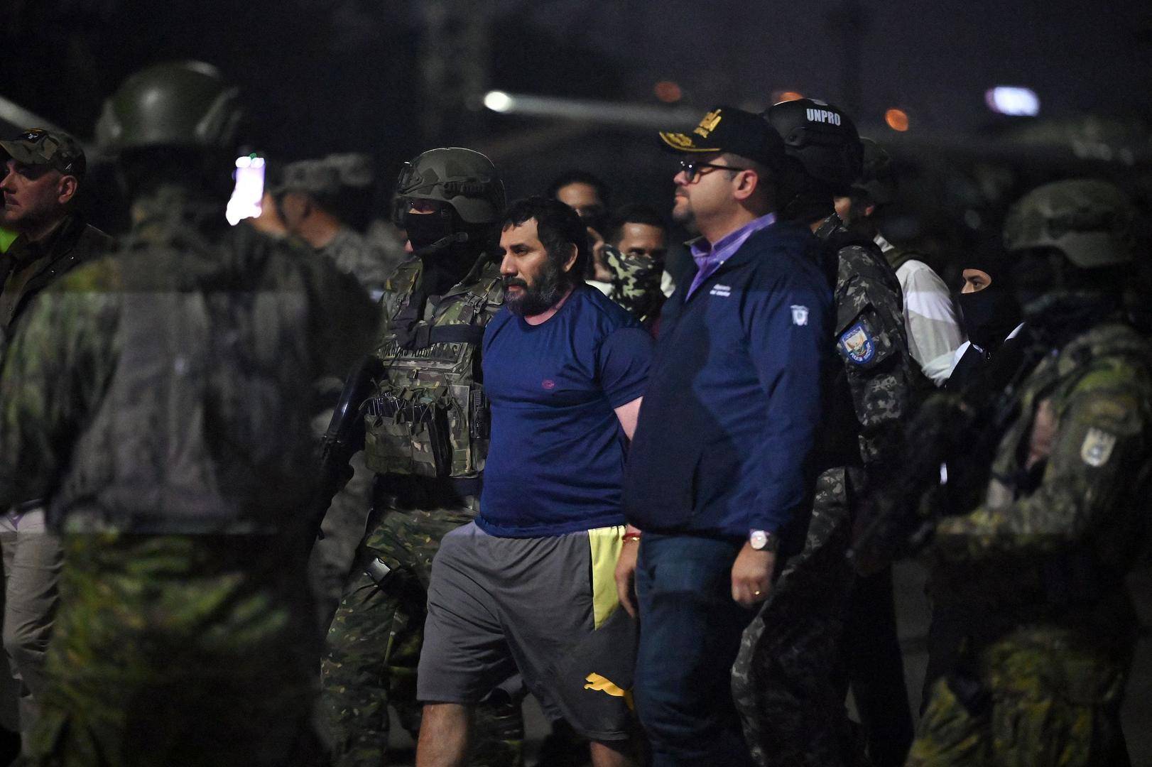 越獄毒梟逃亡近18個月后被抓：警方重型機械挖開豪宅地面逮捕:重型機械
