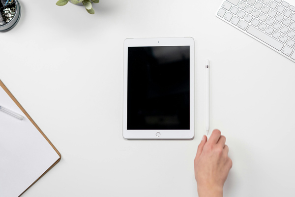 ?AI未來趨勢(shì)：技術(shù)突破、應(yīng)用拓展與社會(huì)影響深化?